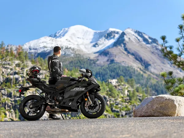 Yamaha R9 35kW, MY 2026 - Tech Black