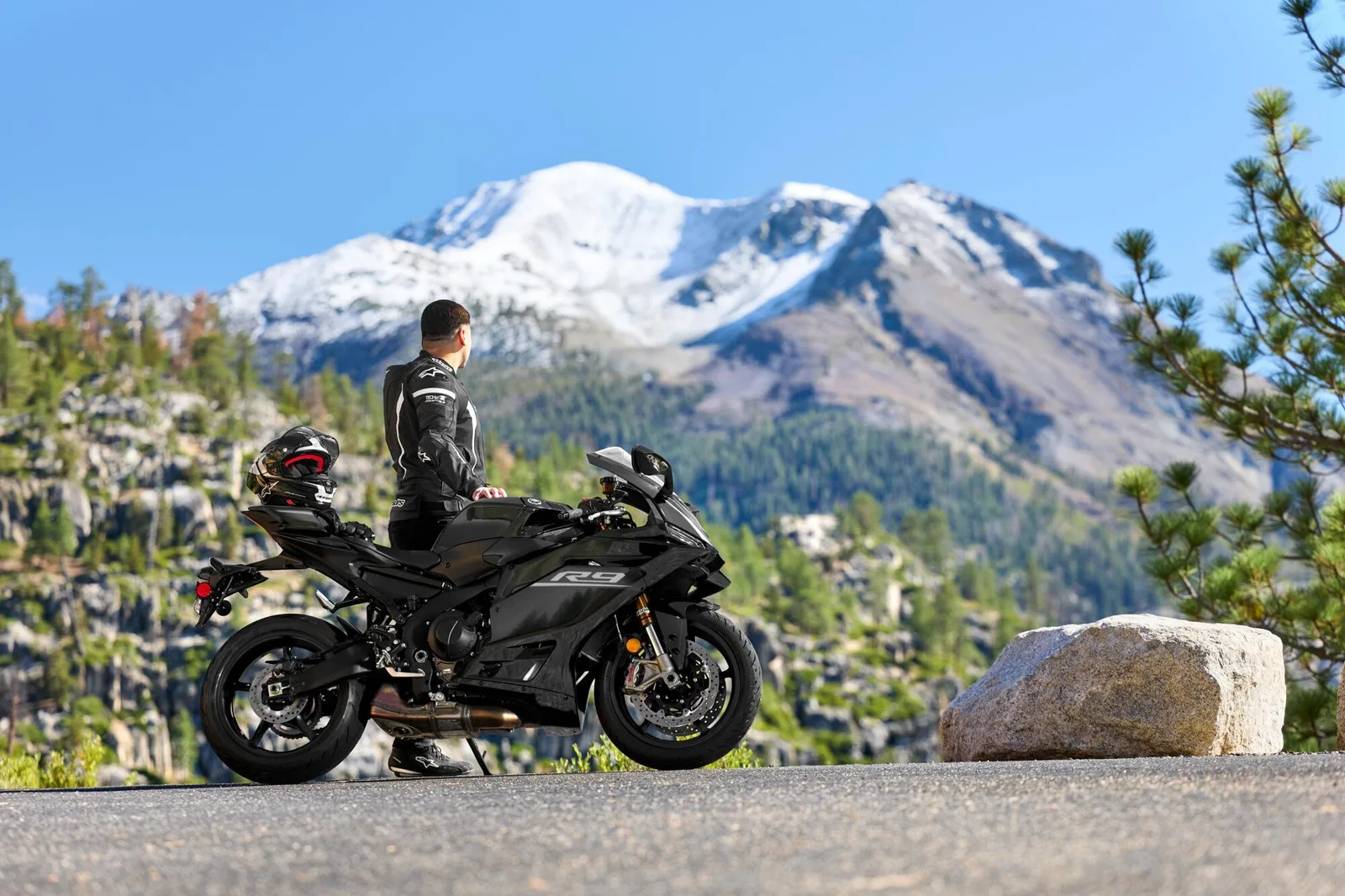 Yamaha R9 35kW, MY 2026 - Tech Black