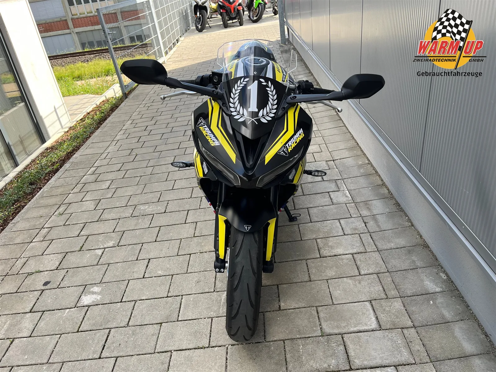 Triumph Daytona 660 inkl. Dekorsatz | wenig Km | A2 möglich