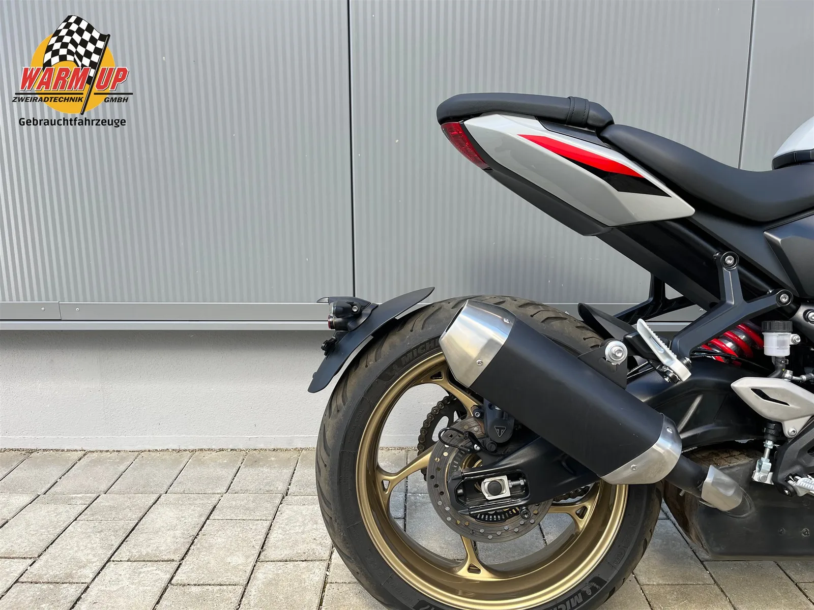 Triumph Trident 800 neuwertig | wenig Km