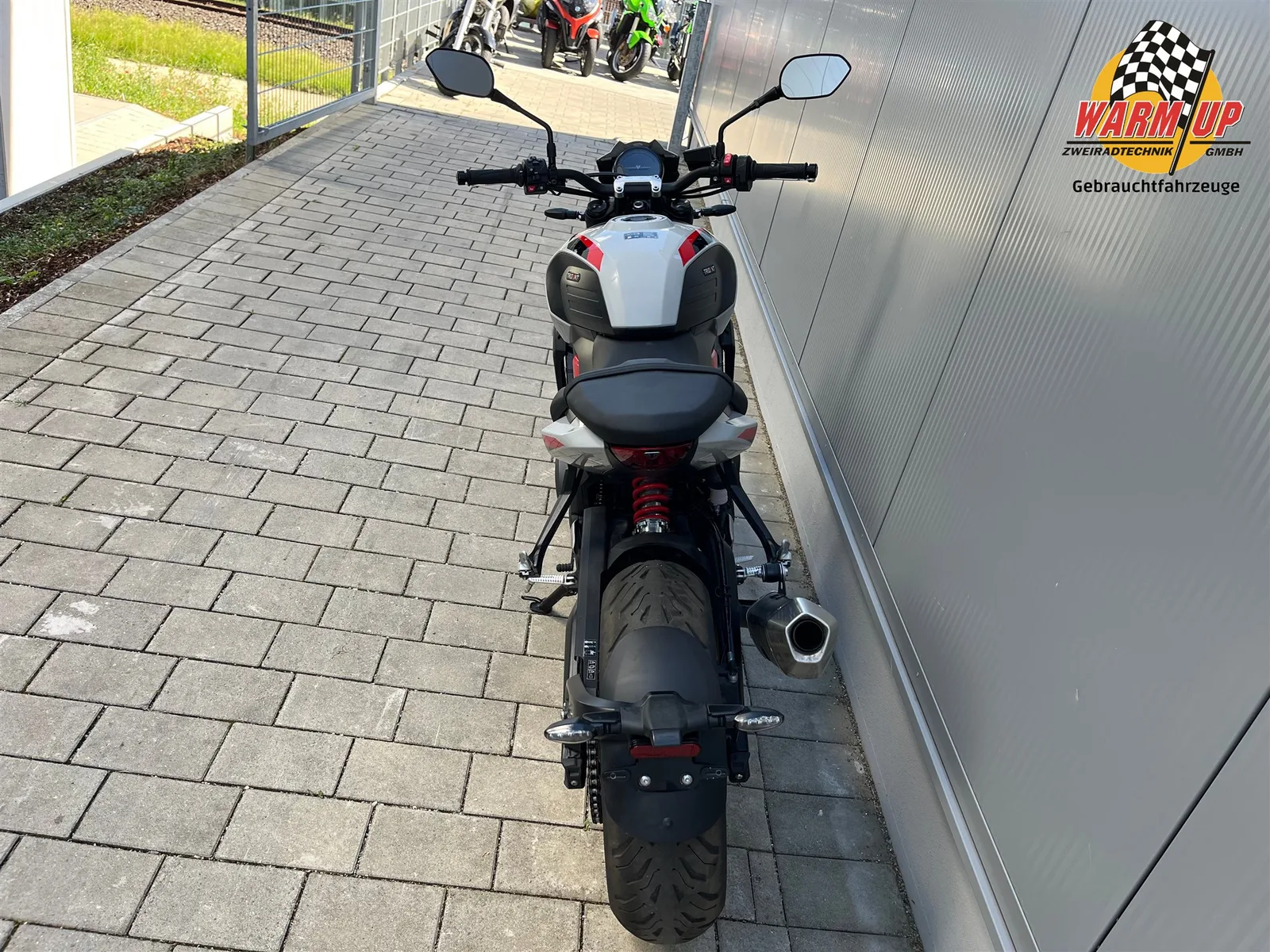 Triumph Trident 800 neuwertig | wenig Km