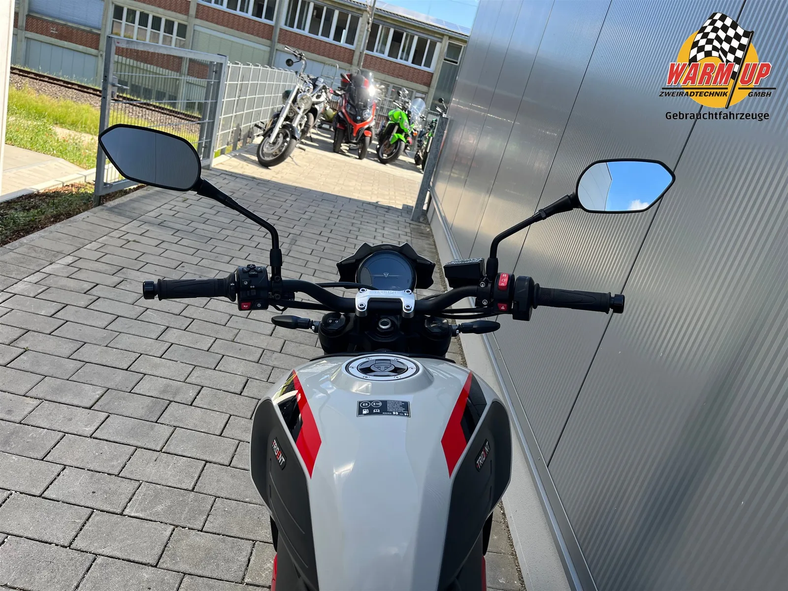 Triumph Trident 800 neuwertig | wenig Km