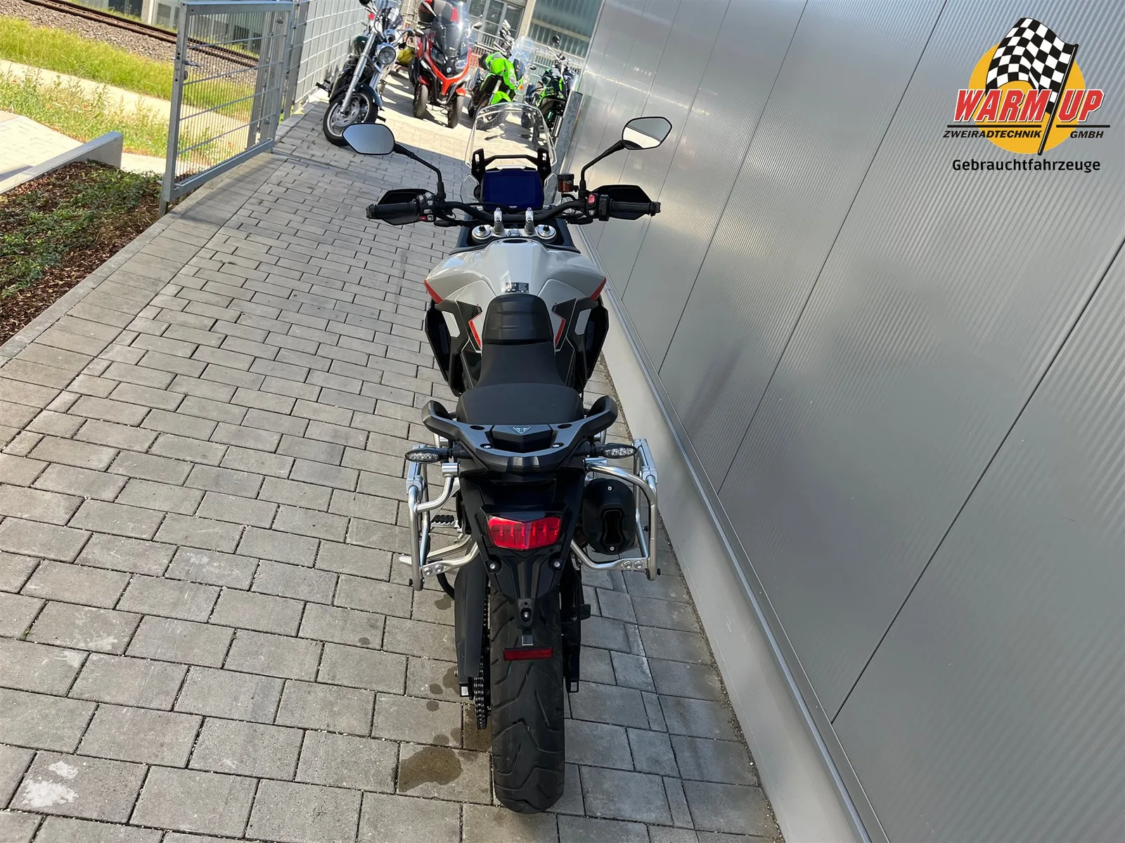 Triumph Tiger 900 Rally Pro inkl. Seitenkoffer