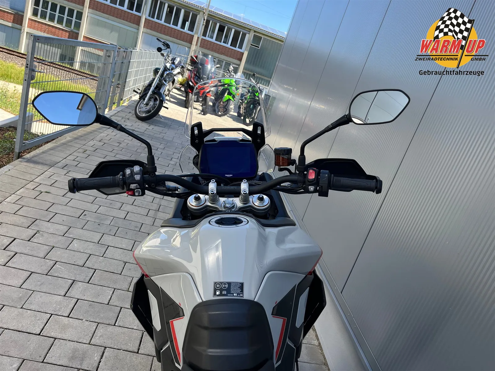 Triumph Tiger 900 Rally Pro inkl. Seitenkoffer