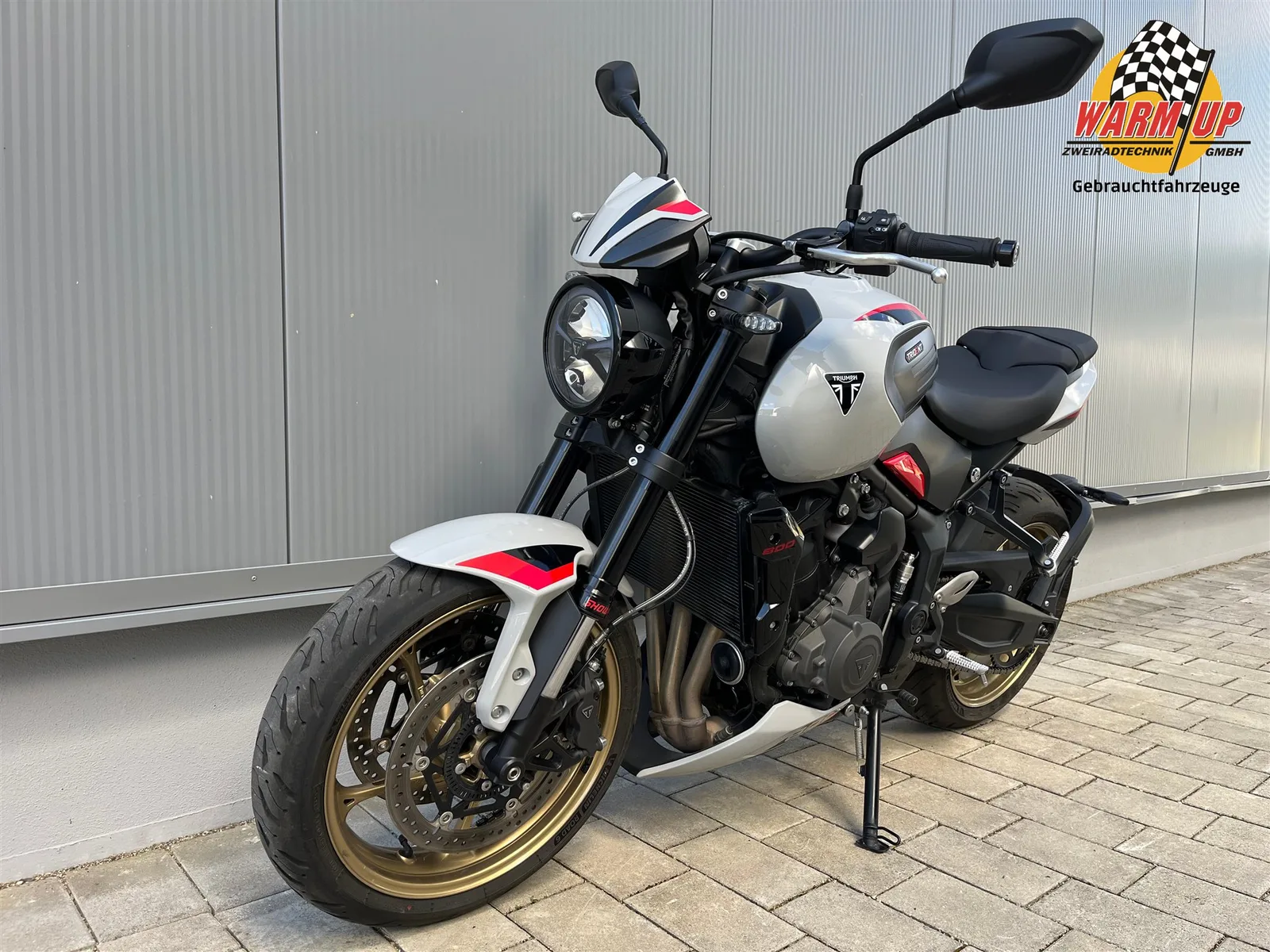 Triumph Trident 800 neuwertig | wenig Km