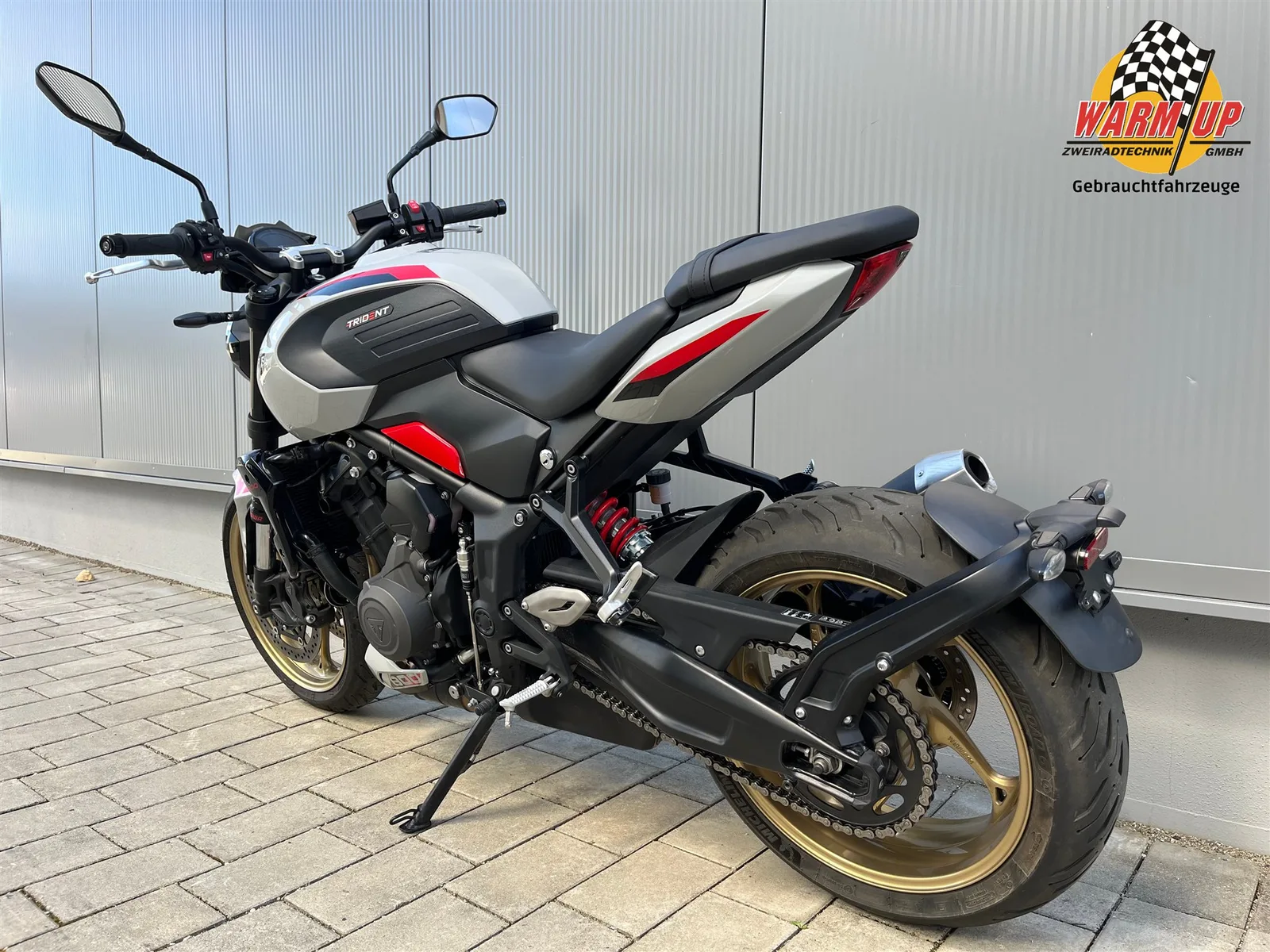 Triumph Trident 800 neuwertig | wenig Km