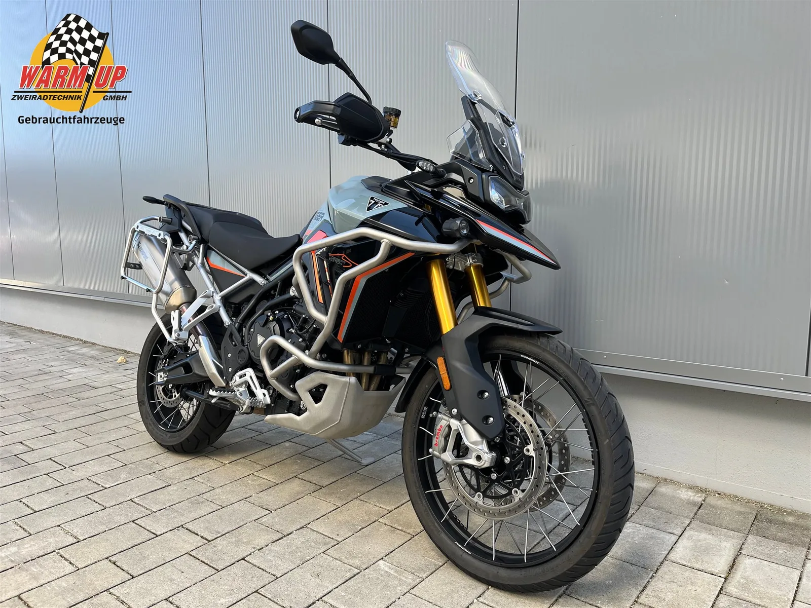 Triumph Tiger 900 Desert Edition inkl. Seitenkoffer