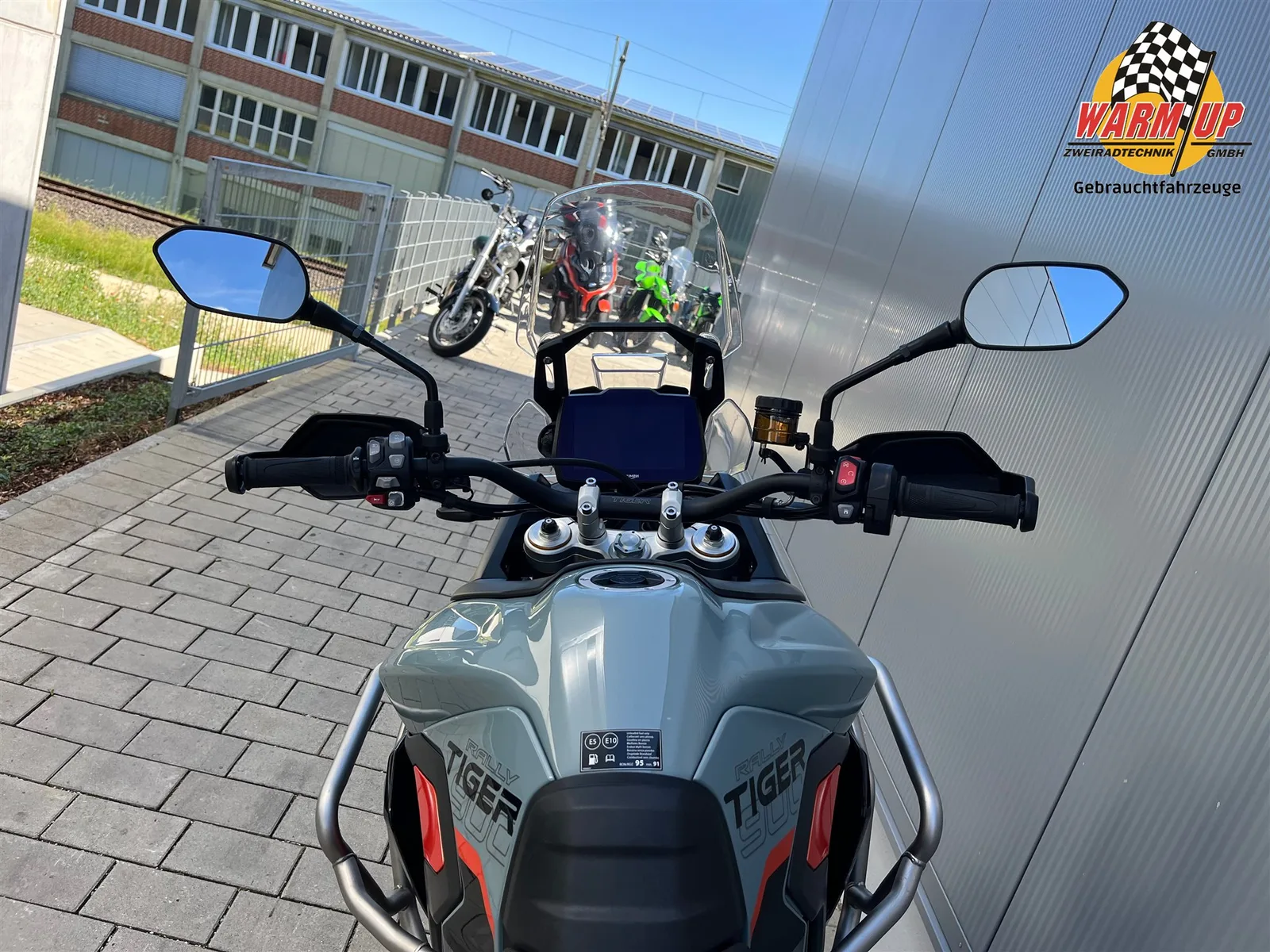 Triumph Tiger 900 Desert Edition inkl. Seitenkoffer