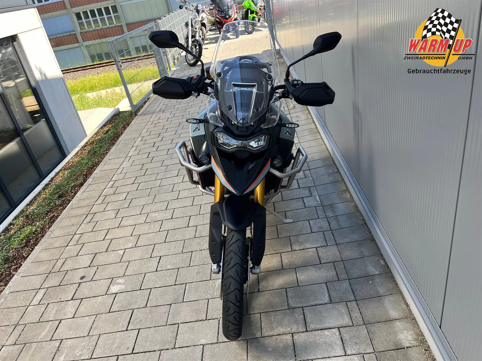 Triumph Tiger 900 Desert Edition inkl. Seitenkoffer