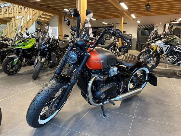 Triumph Bonneville Bobber Custom-Umbau | gray-orange Unikat