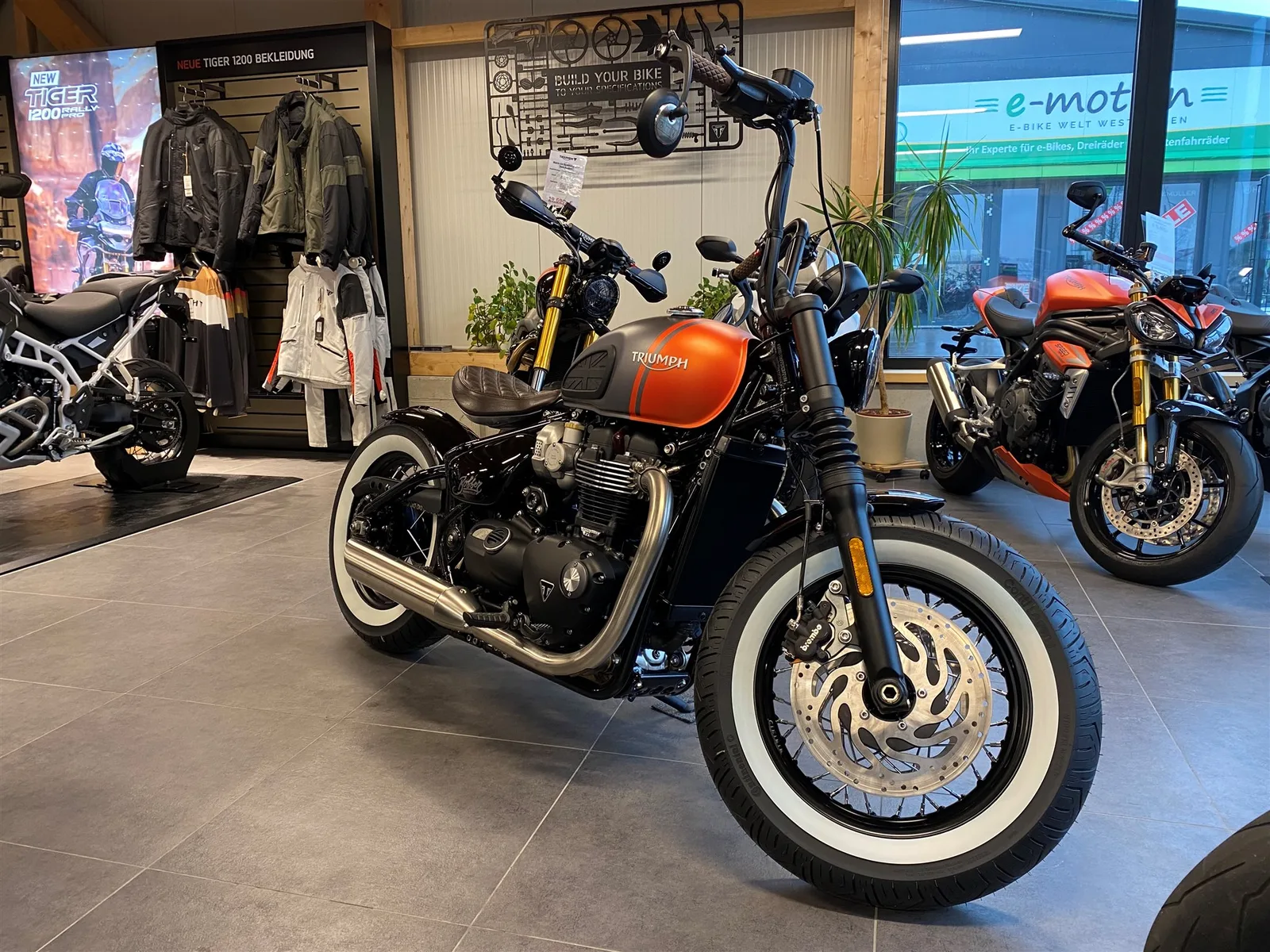 Triumph Bonneville Bobber Custom-Umbau | gray-orange Unikat