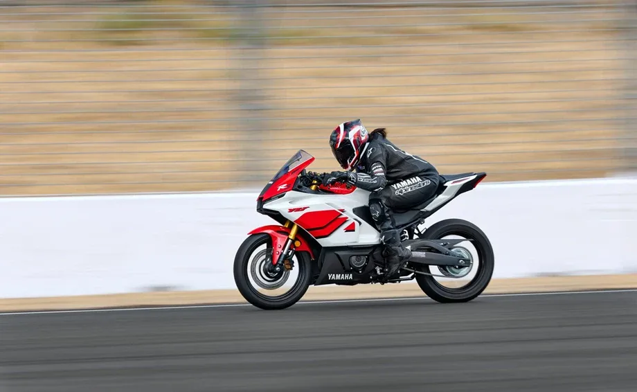 Yamaha R3, MY 2026 - Anniversary White