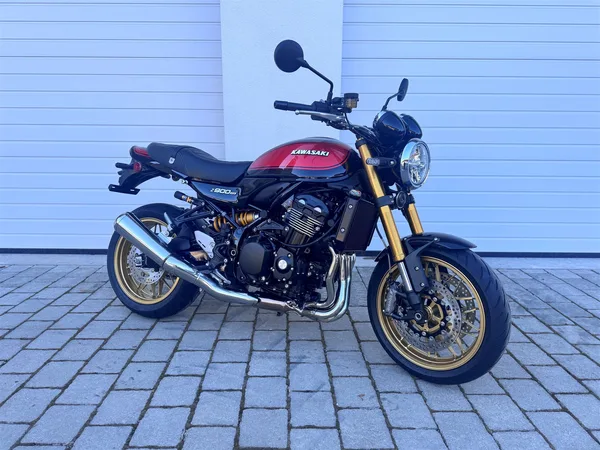 Kawasaki Z900 RS SE Modell 2026