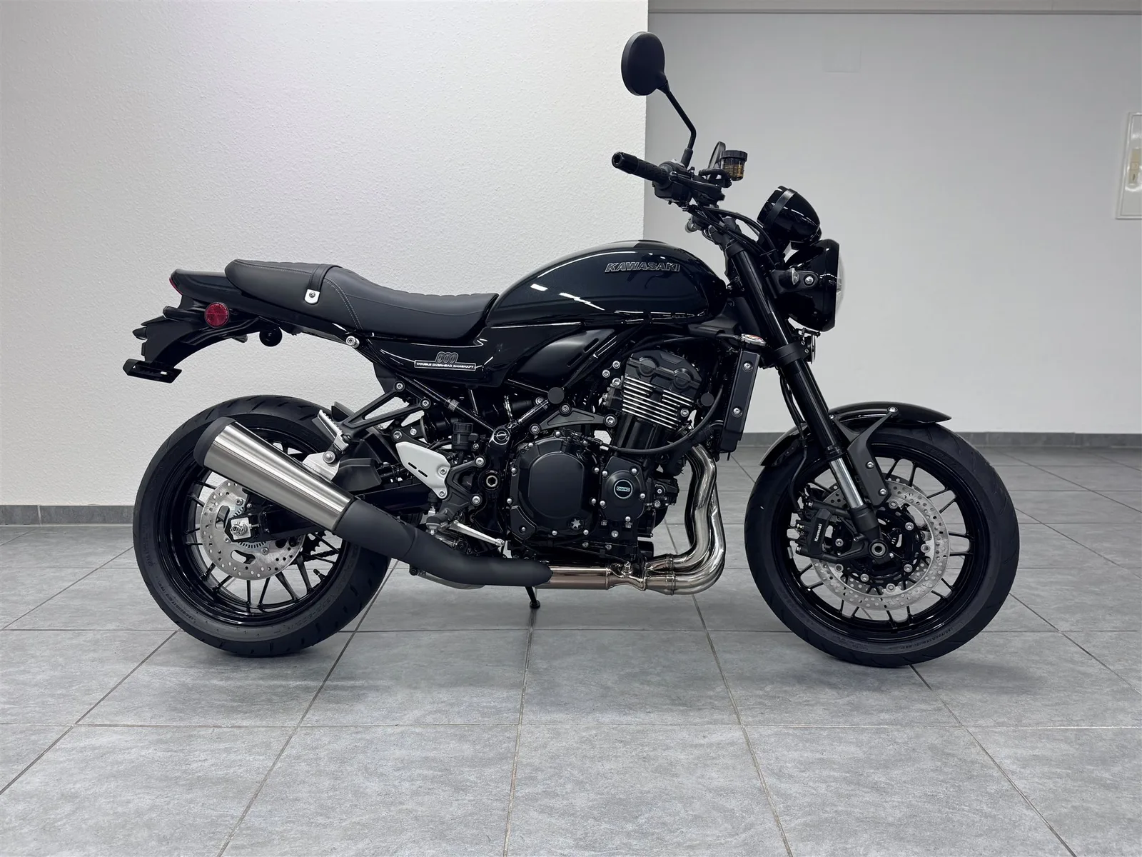 Kawasaki Z900 RS BLACK BALL EDITION