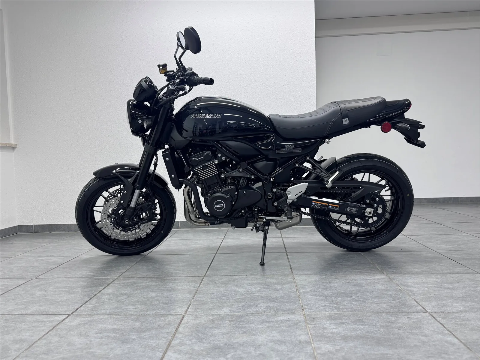 Kawasaki Z900 RS BLACK BALL EDITION
