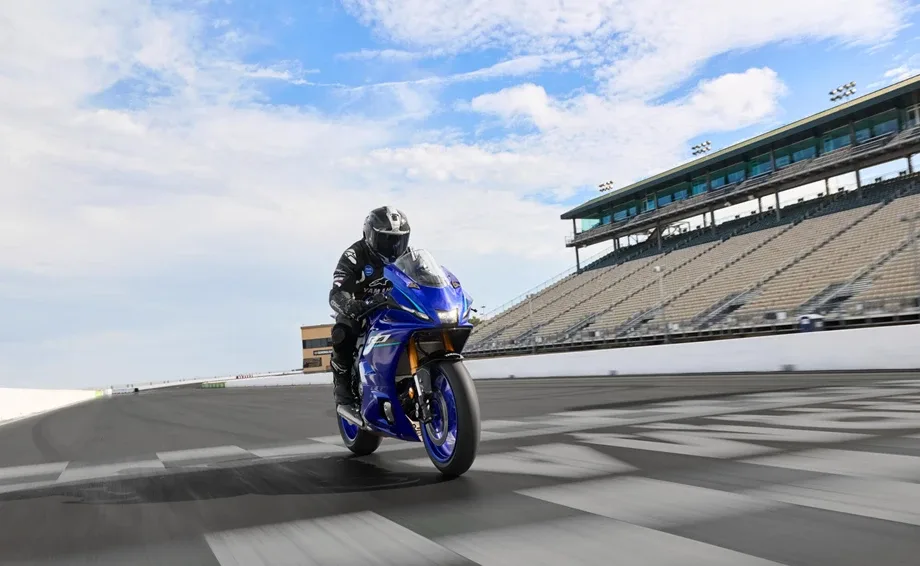 Yamaha R7, MY 2026 - Icon Blue