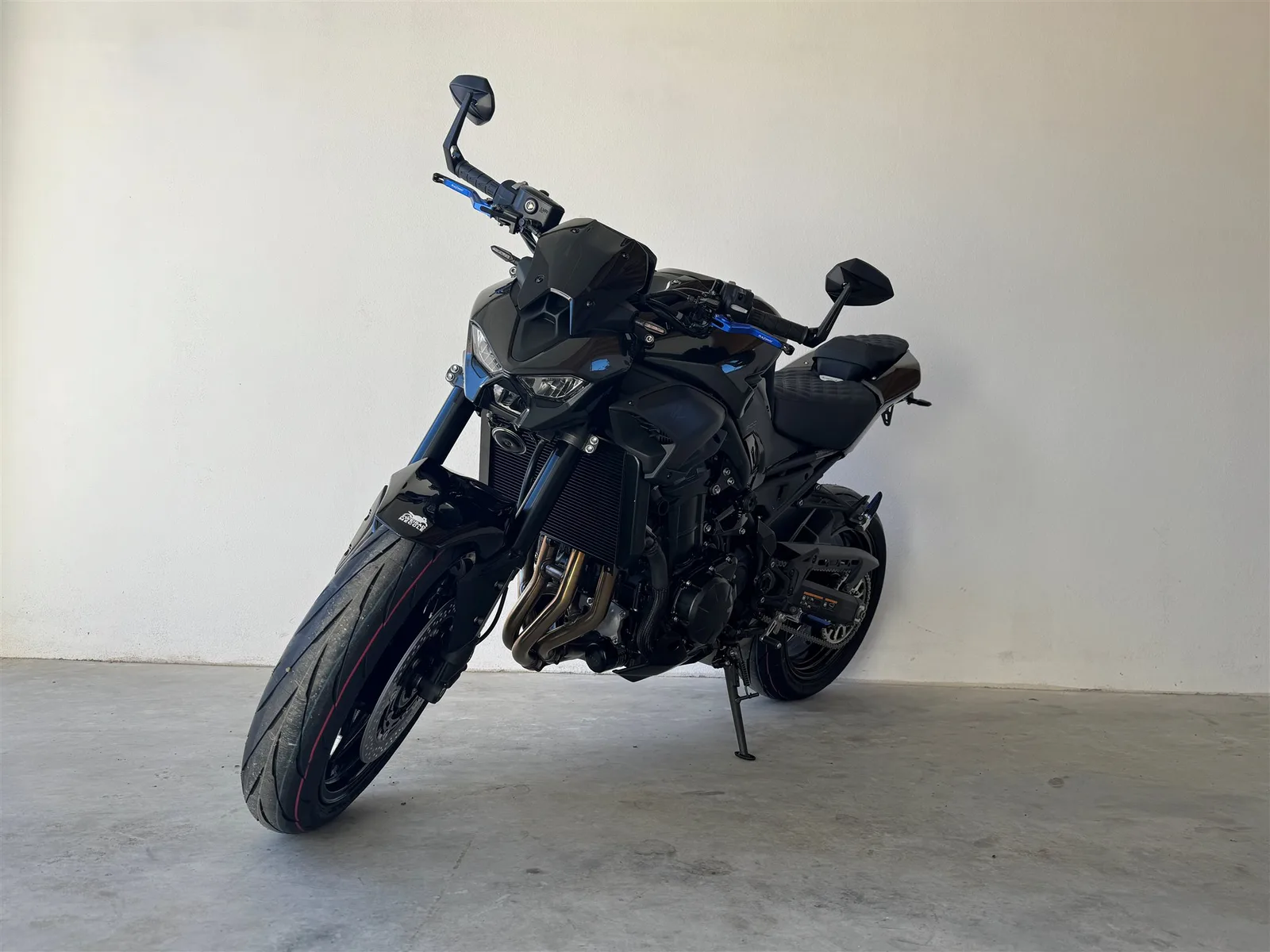 Kawasaki Z900 BLACK/BLUE UMBAU MODELL 2026