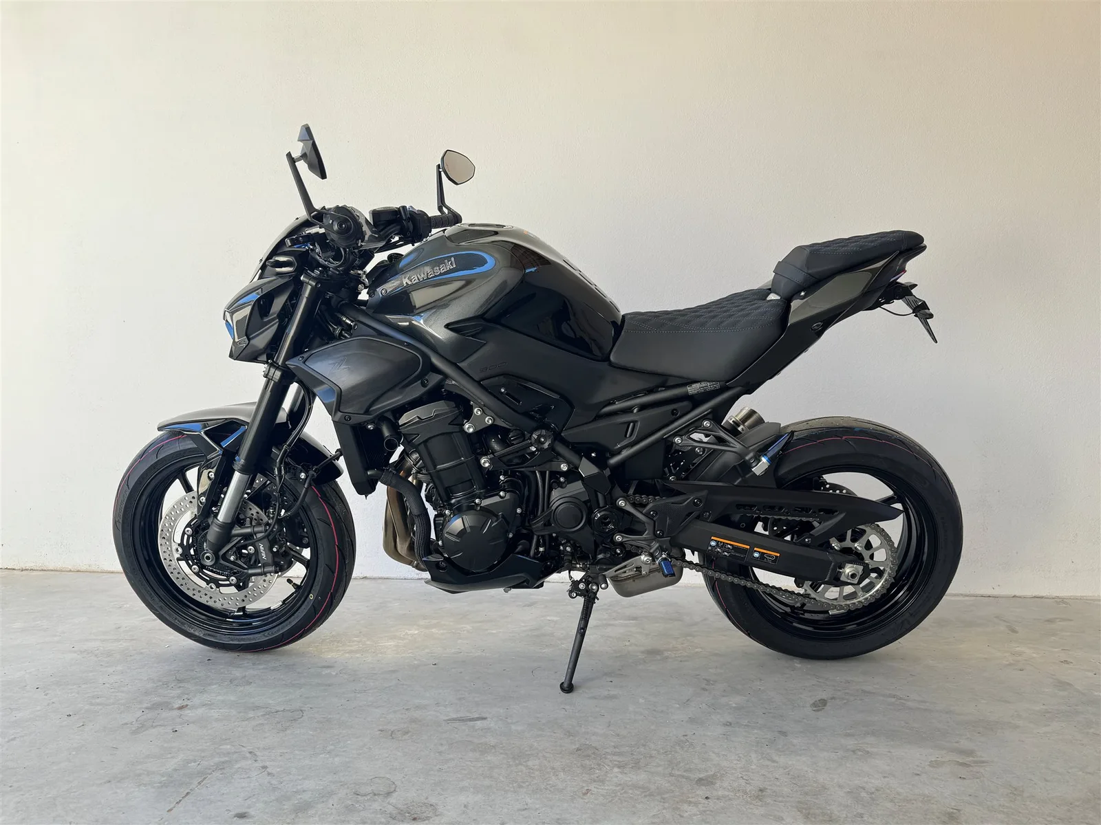 Kawasaki Z900 BLACK/BLUE UMBAU MODELL 2026