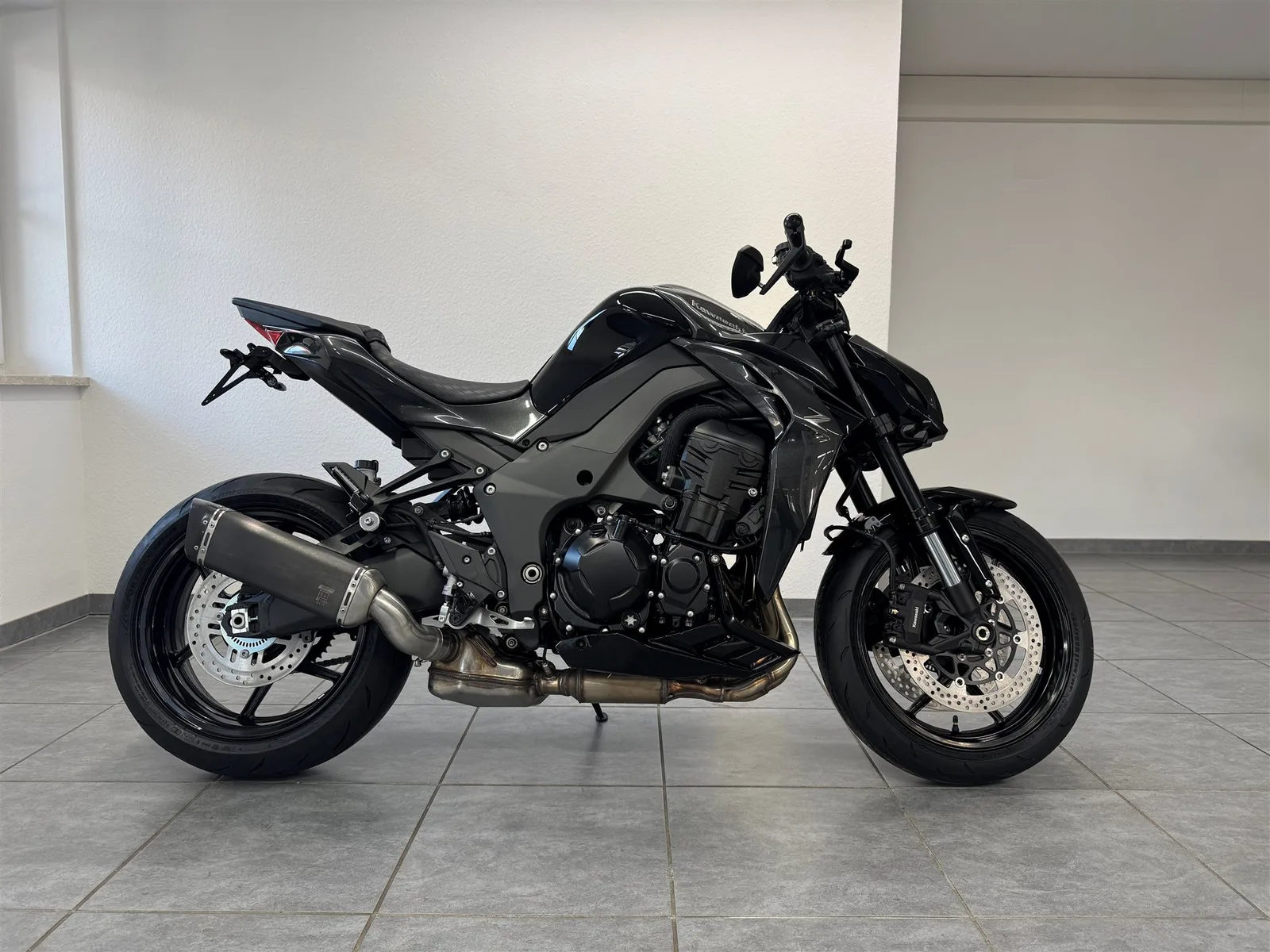 Kawasaki Z1100 FULL BLACK | NEU | MY26