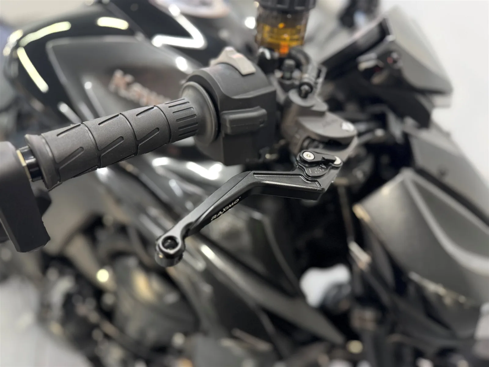 Kawasaki Z1100 FULL BLACK | NEU | MY26