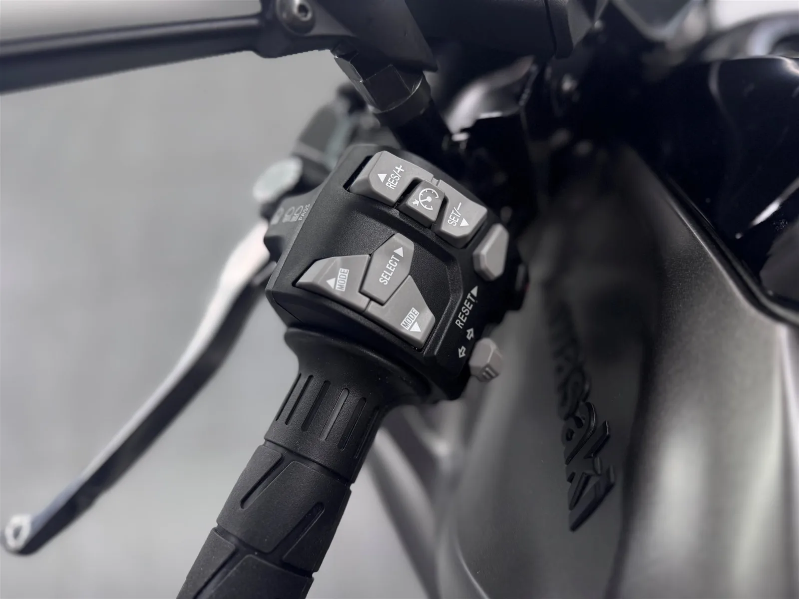 Kawasaki Z1100 SE MODELL 2026