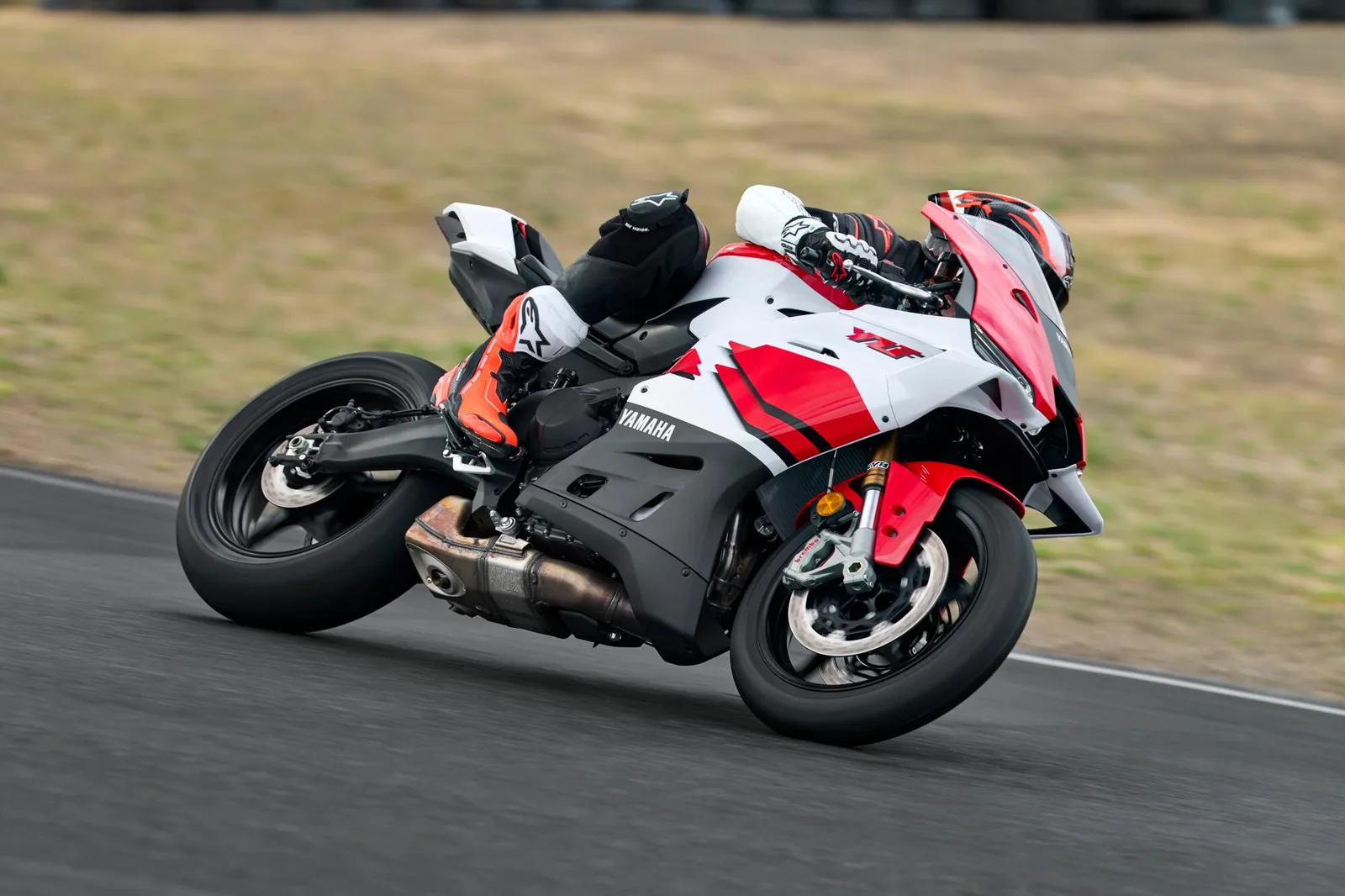 Yamaha R9, MY 2026 - Anniversary White