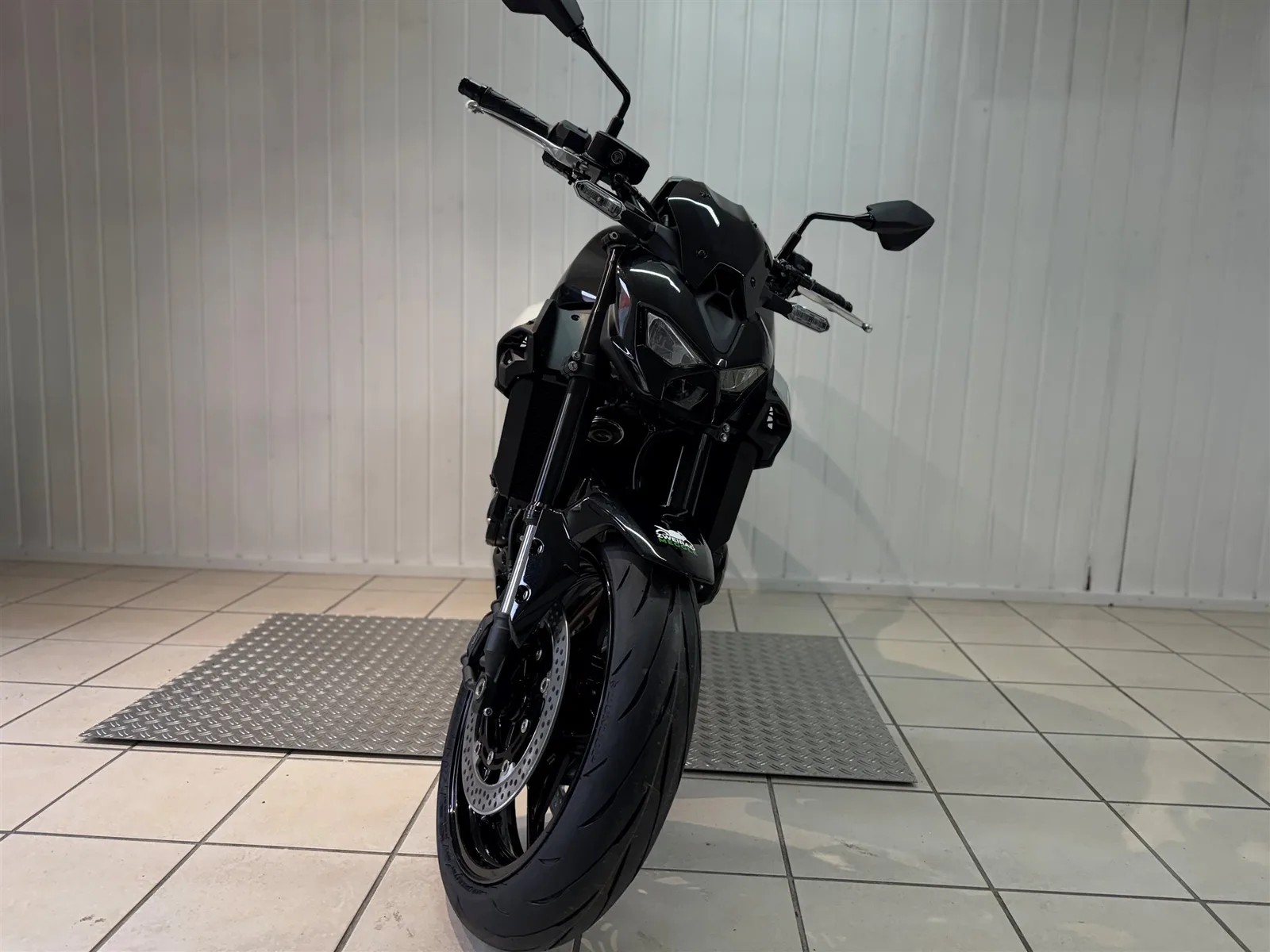 Kawasaki Z900 Modell 2025 | Schwarz
