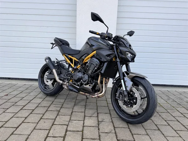 Kawasaki Z900 Gold mit Umbau | Modell 2026