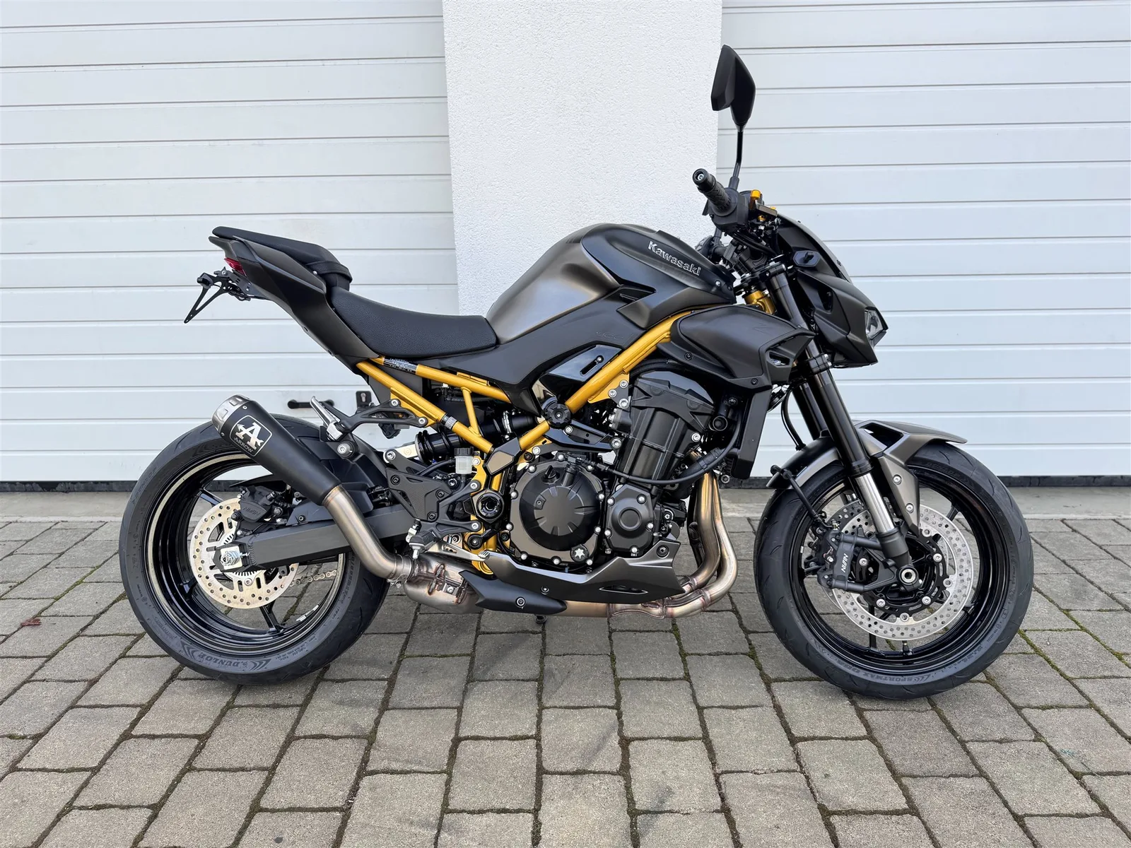 Kawasaki Z900 Gold mit Umbau | Modell 2026