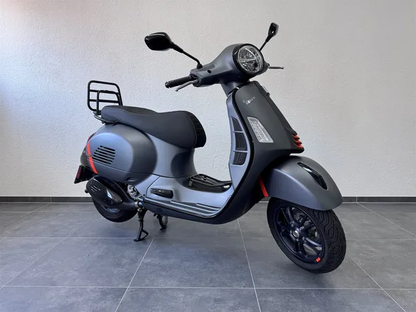 Vespa GTS 300 Super Sport mit Gepäckträger | TÜV bis 05/28