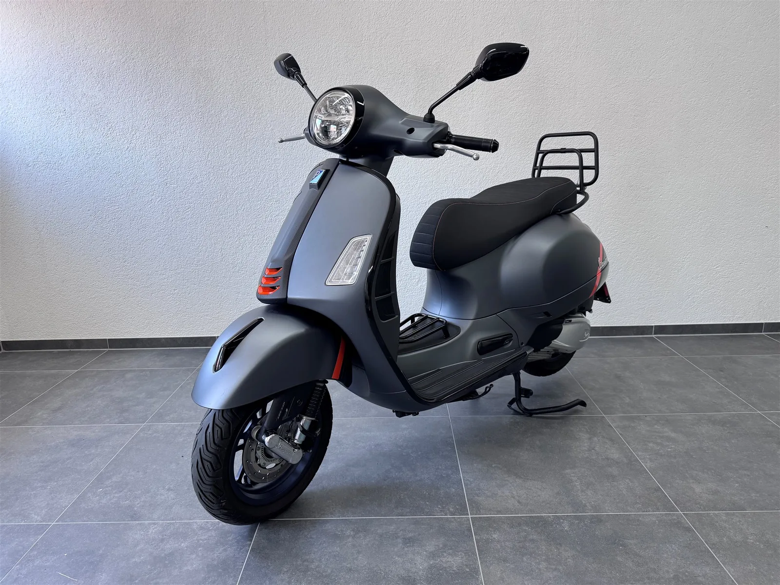 Vespa GTS 300 Super Sport mit Gepäckträger | TÜV bis 05/28
