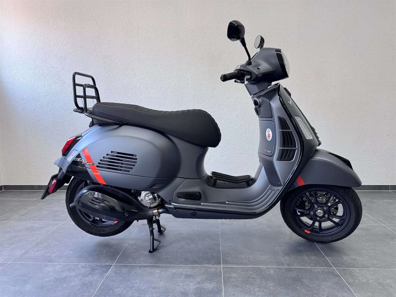 Vespa GTS 300 Super Sport mit Gepäckträger | TÜV bis 05/28