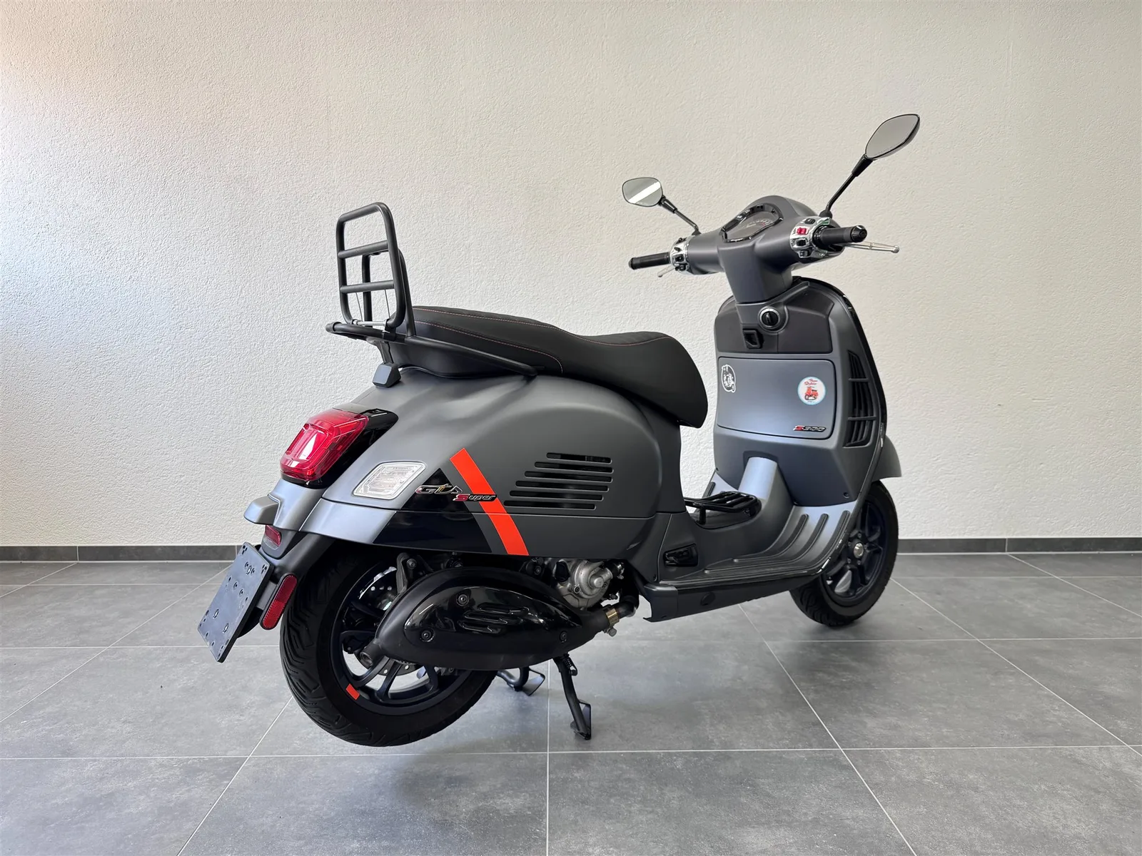 Vespa GTS 300 Super Sport mit Gepäckträger | TÜV bis 05/28