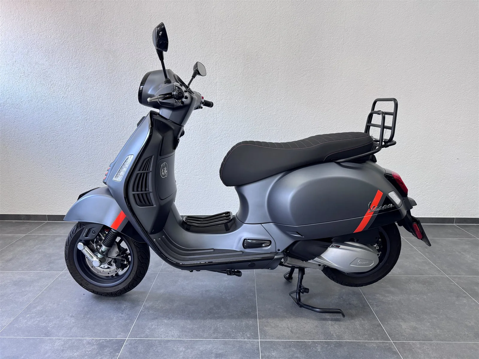 Vespa GTS 300 Super Sport mit Gepäckträger | TÜV bis 05/28