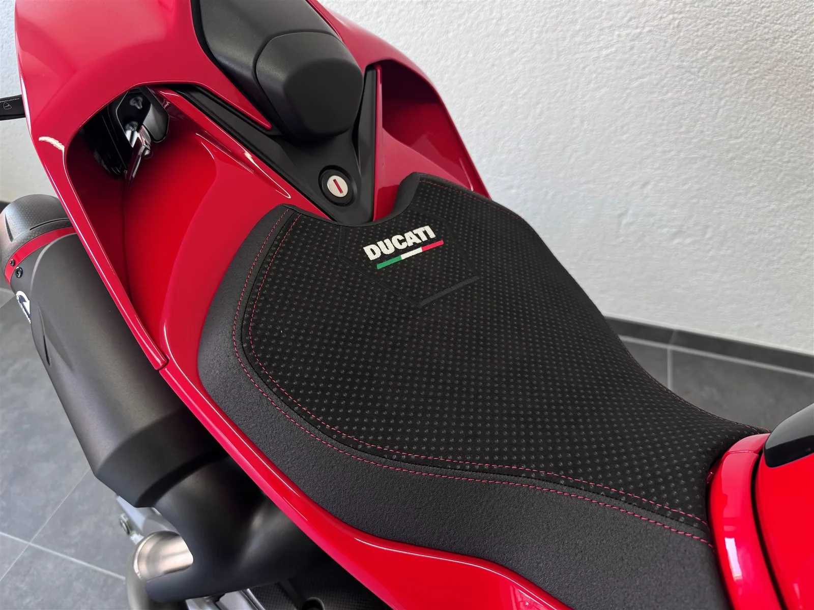 Ducati Panigale V2 S | mit Umbau | Termignoni, Carbon, etc.