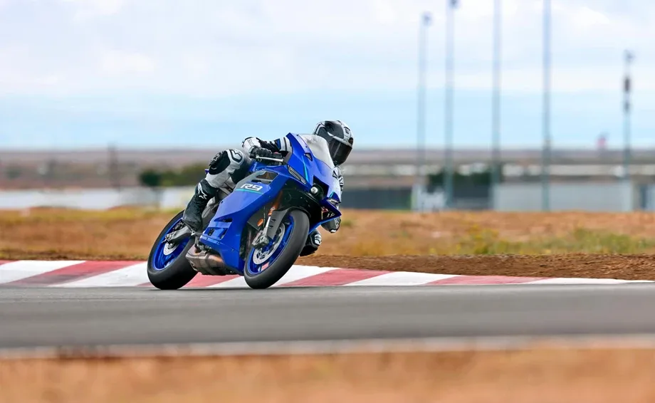 Yamaha R9, MY 2026 - Icon Blue