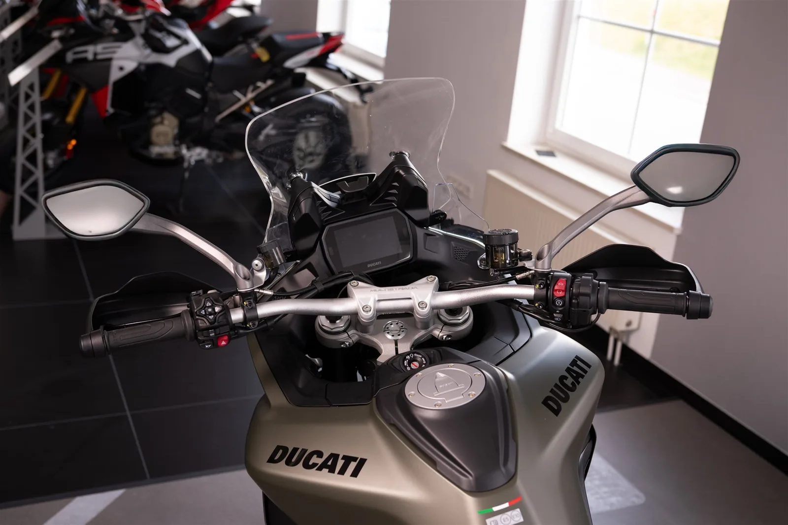 Ducati Multistrada V2 S | neuwertig | Garantie bis 3/2030