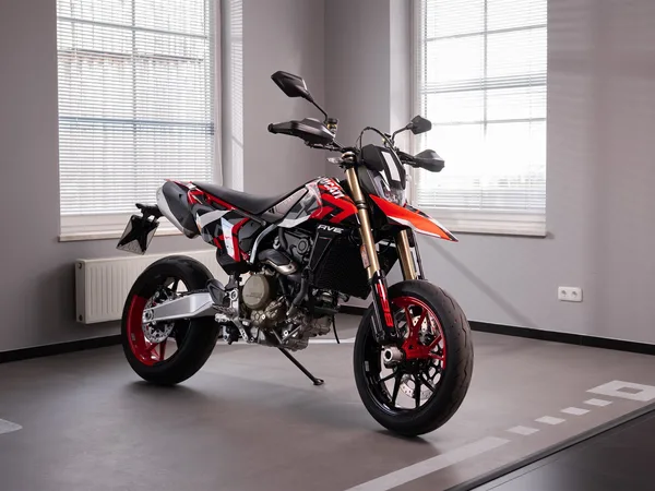 Ducati Hypermotard 698 Mono RVE | neuwertig mit Garantie | Modell 2026