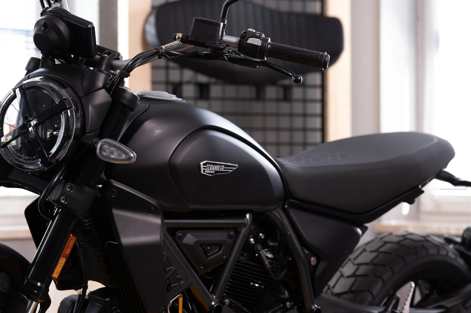 Ducati Scrambler Icon Dark neuwertig | Modell 2026 | Garantie bis 3/28