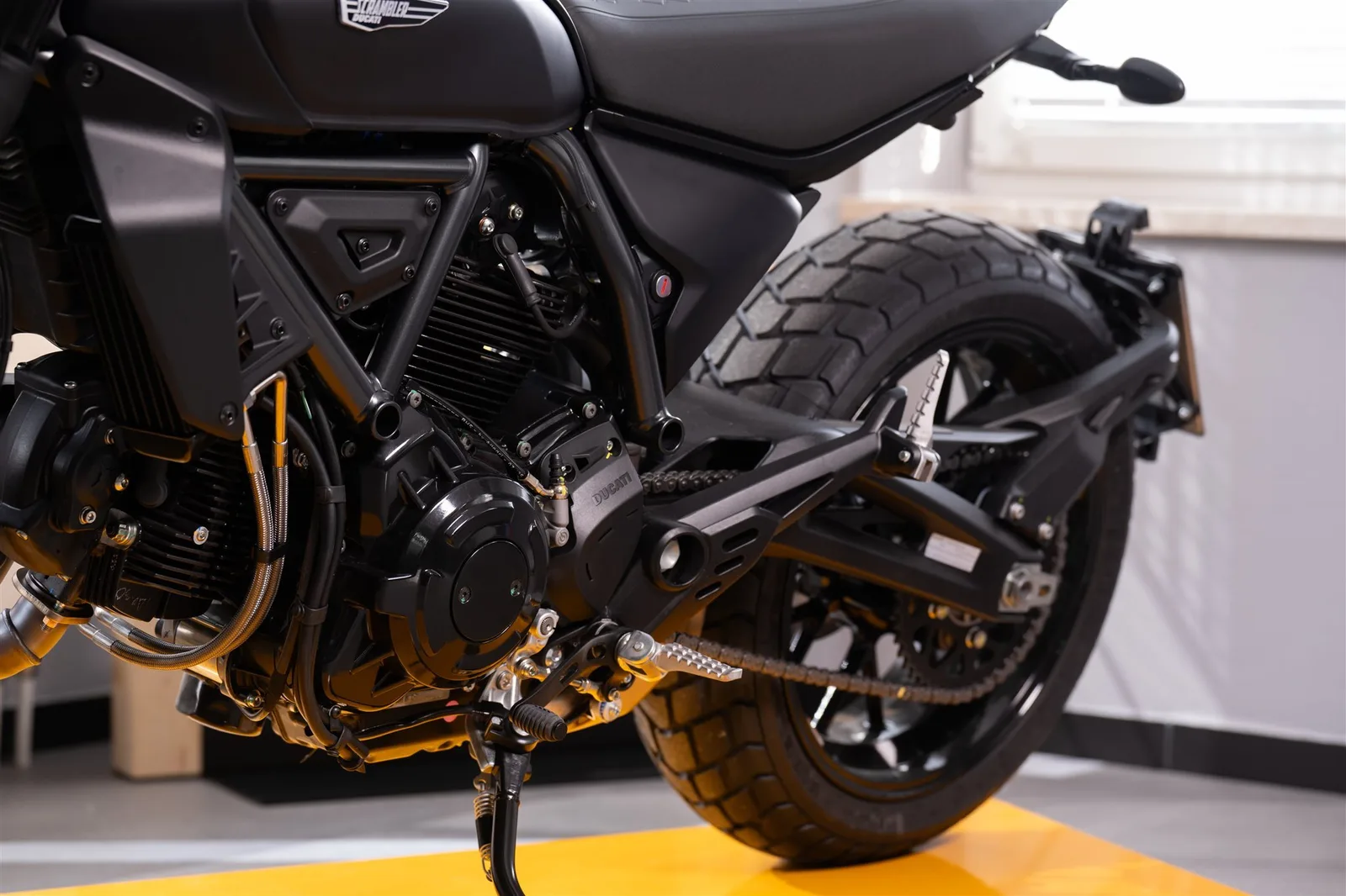 Ducati Scrambler Icon Dark neuwertig | Modell 2026 | Garantie bis 3/28