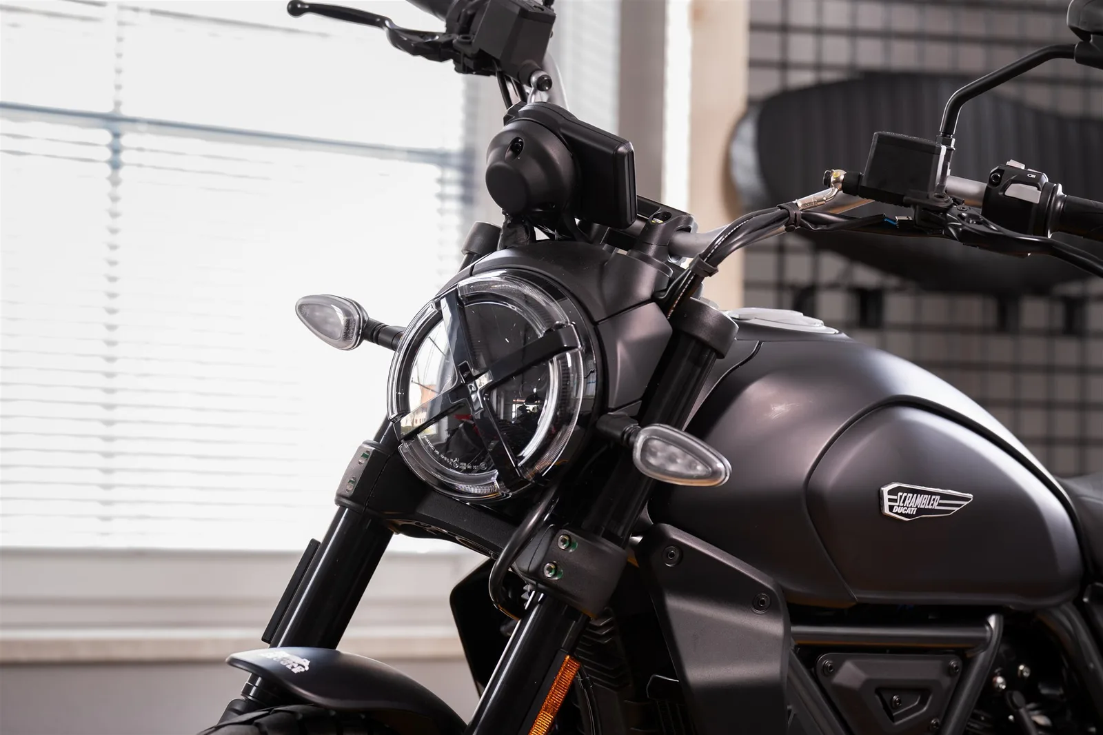 Ducati Scrambler Icon Dark neuwertig | Modell 2026 | Garantie bis 3/28