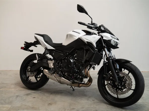 Kawasaki Z650 Modell 2026 | Weiß