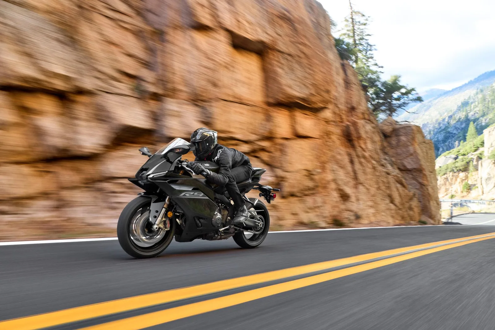 Yamaha R9, MY 2026 -Adrenalin Paket LED