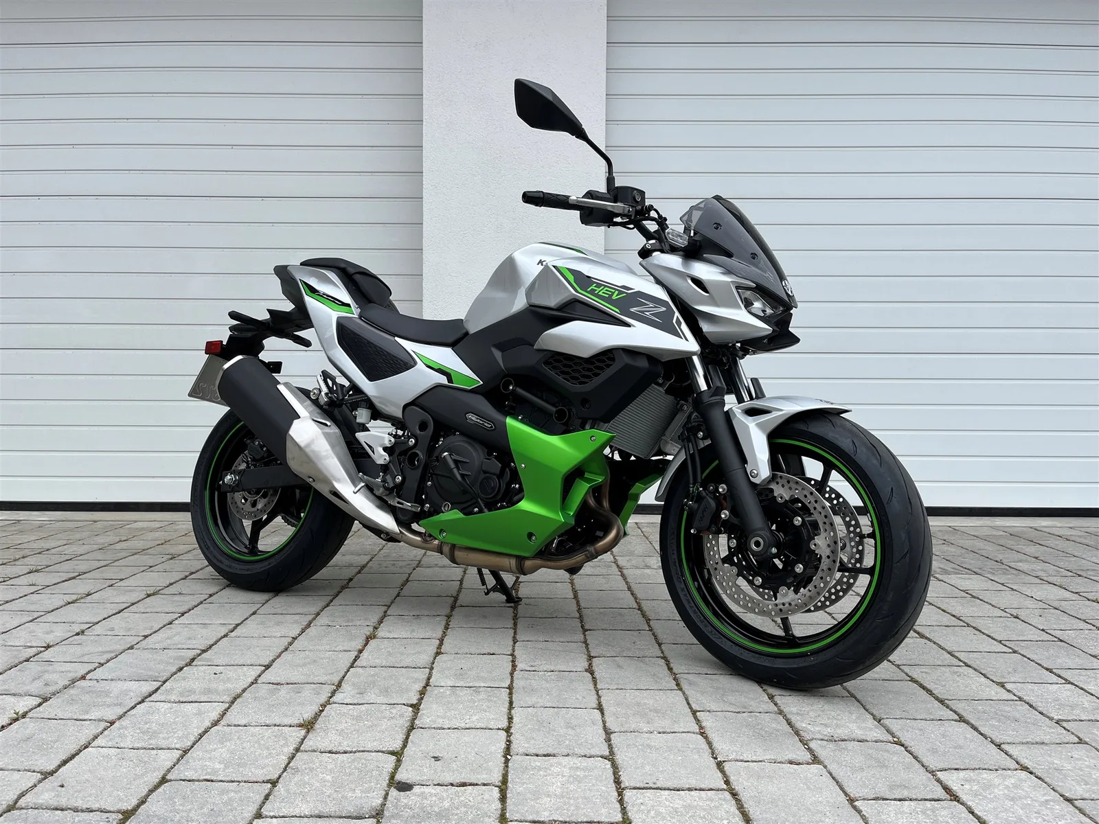 Kawasaki Z7 Hybrid mit Tageszulassung | Aktionspreis