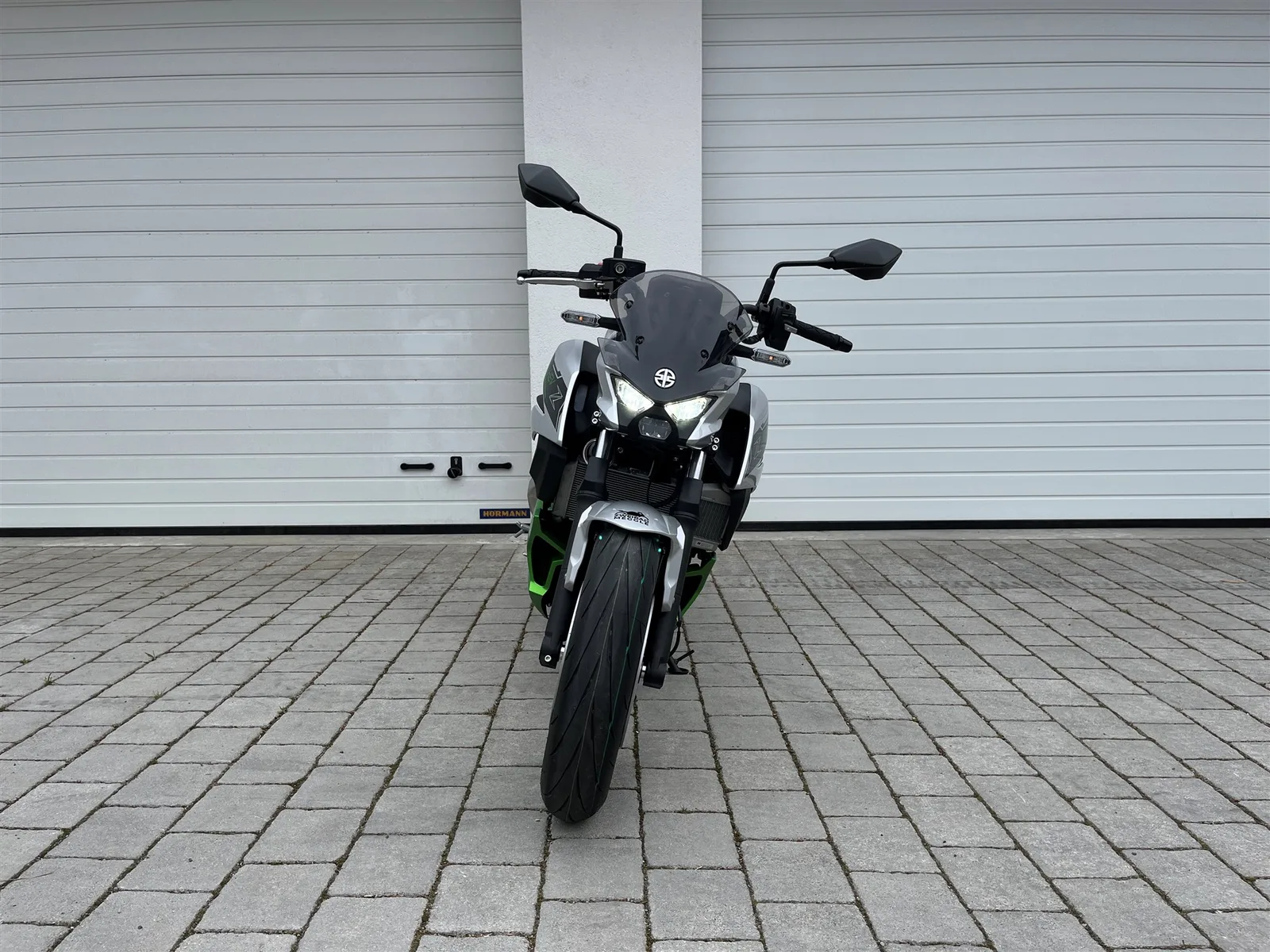 Kawasaki Z7 Hybrid mit Tageszulassung | Aktionspreis