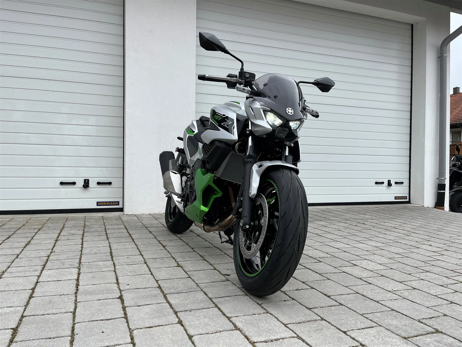 Kawasaki Z7 Hybrid mit Tageszulassung | Aktionspreis