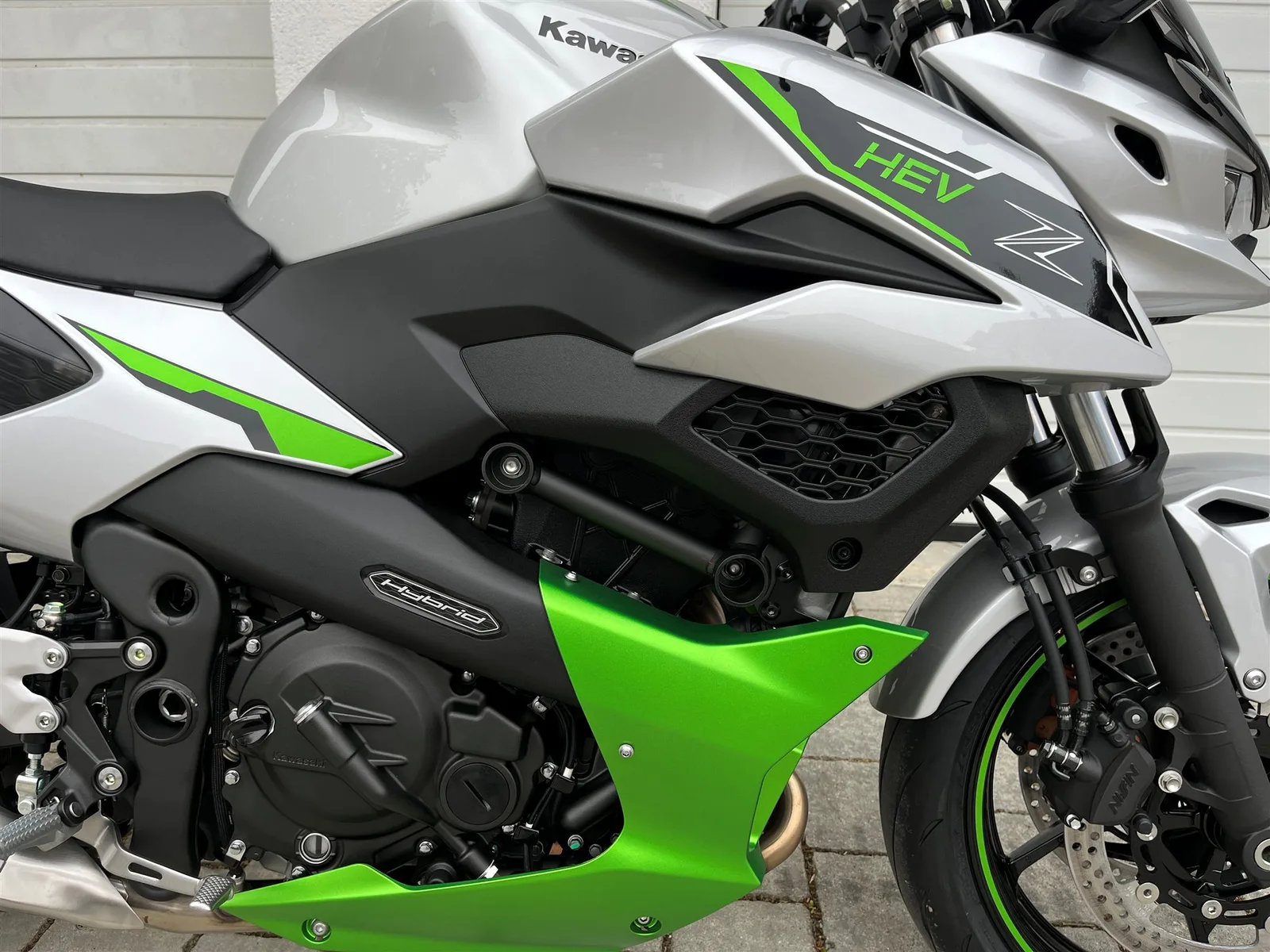 Kawasaki Z7 Hybrid mit Tageszulassung | Aktionspreis