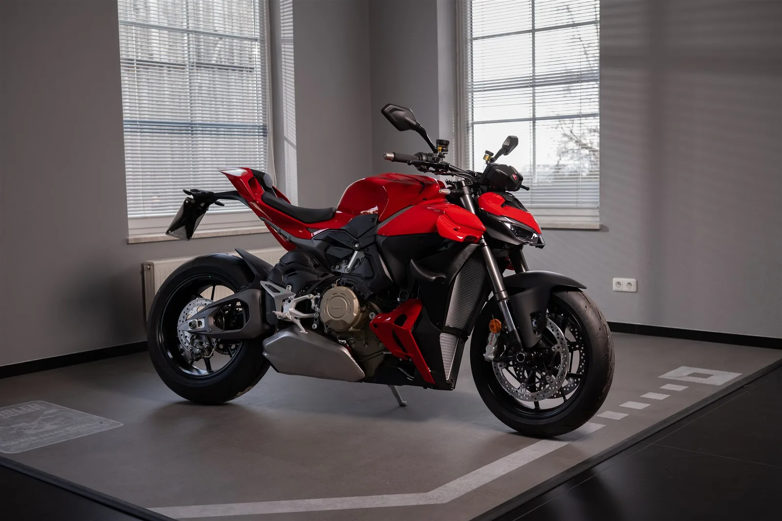 Ducati Streetfighter V4