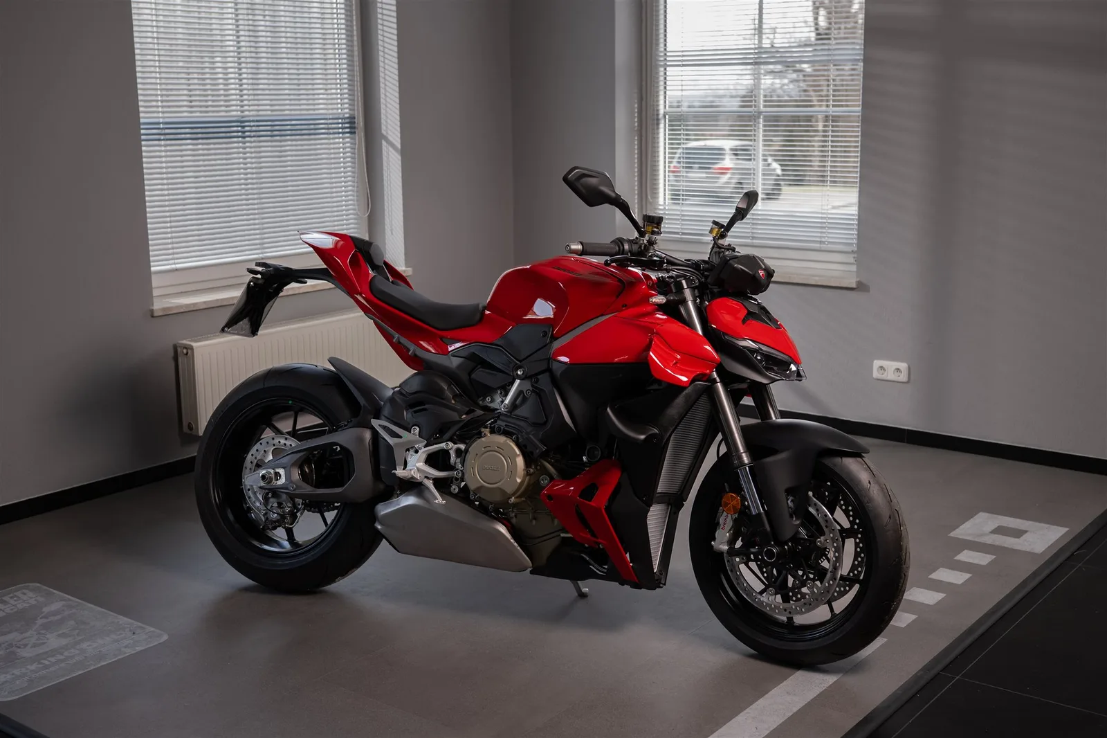 Ducati Streetfighter V4