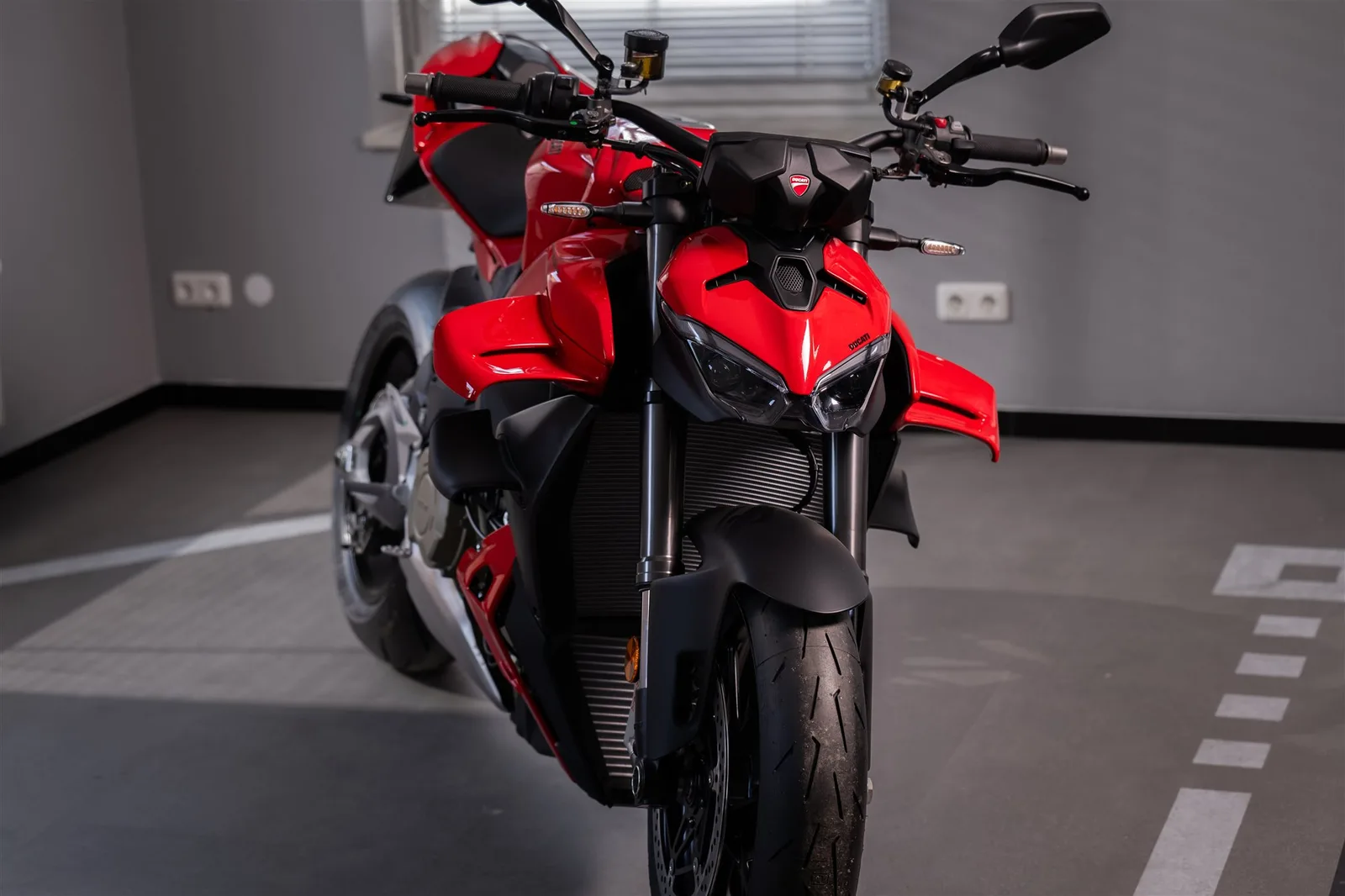Ducati Streetfighter V4